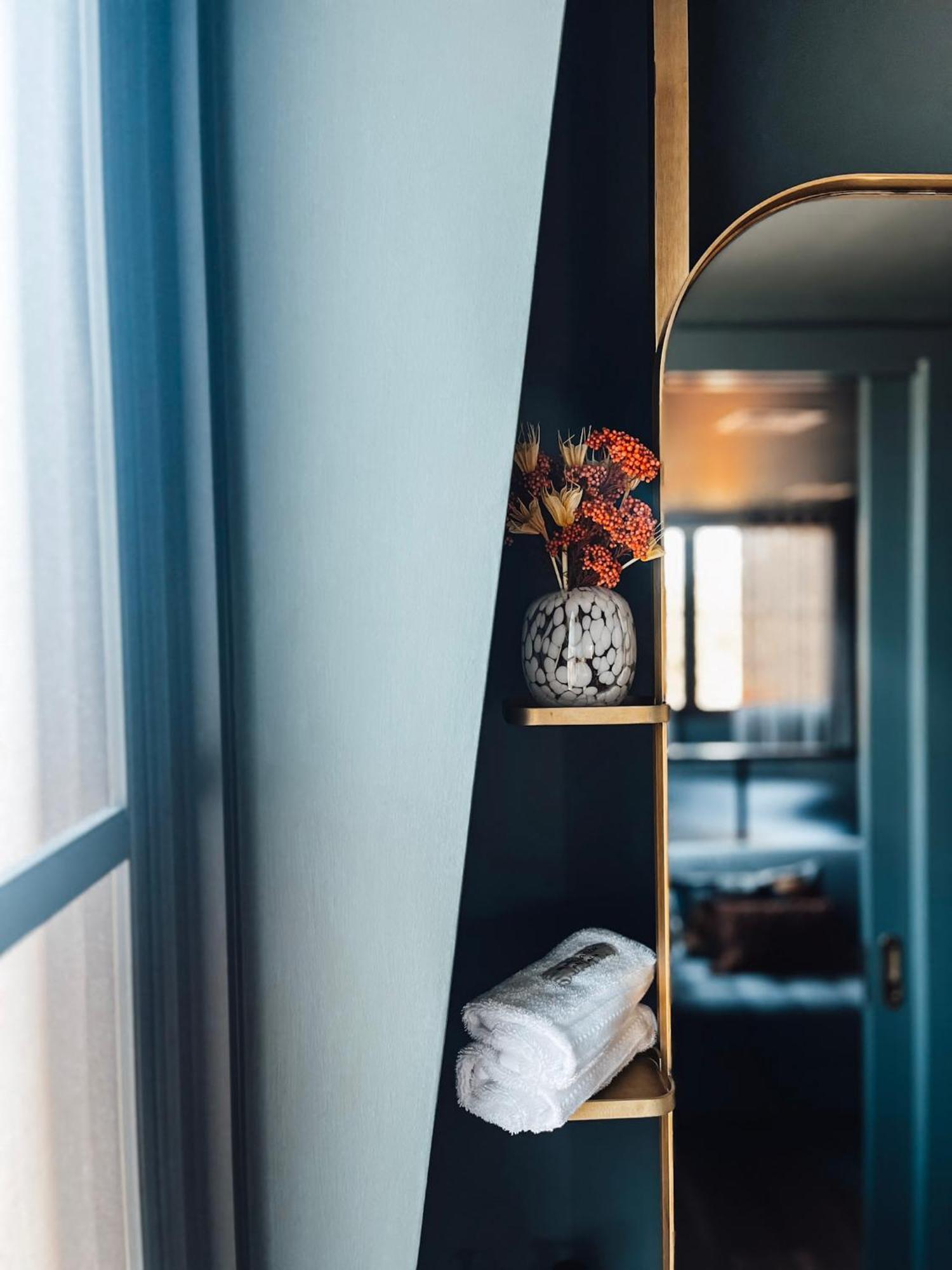Apartment Braddon - Themed Micro In Canberra's Trendiest Neighborhood *