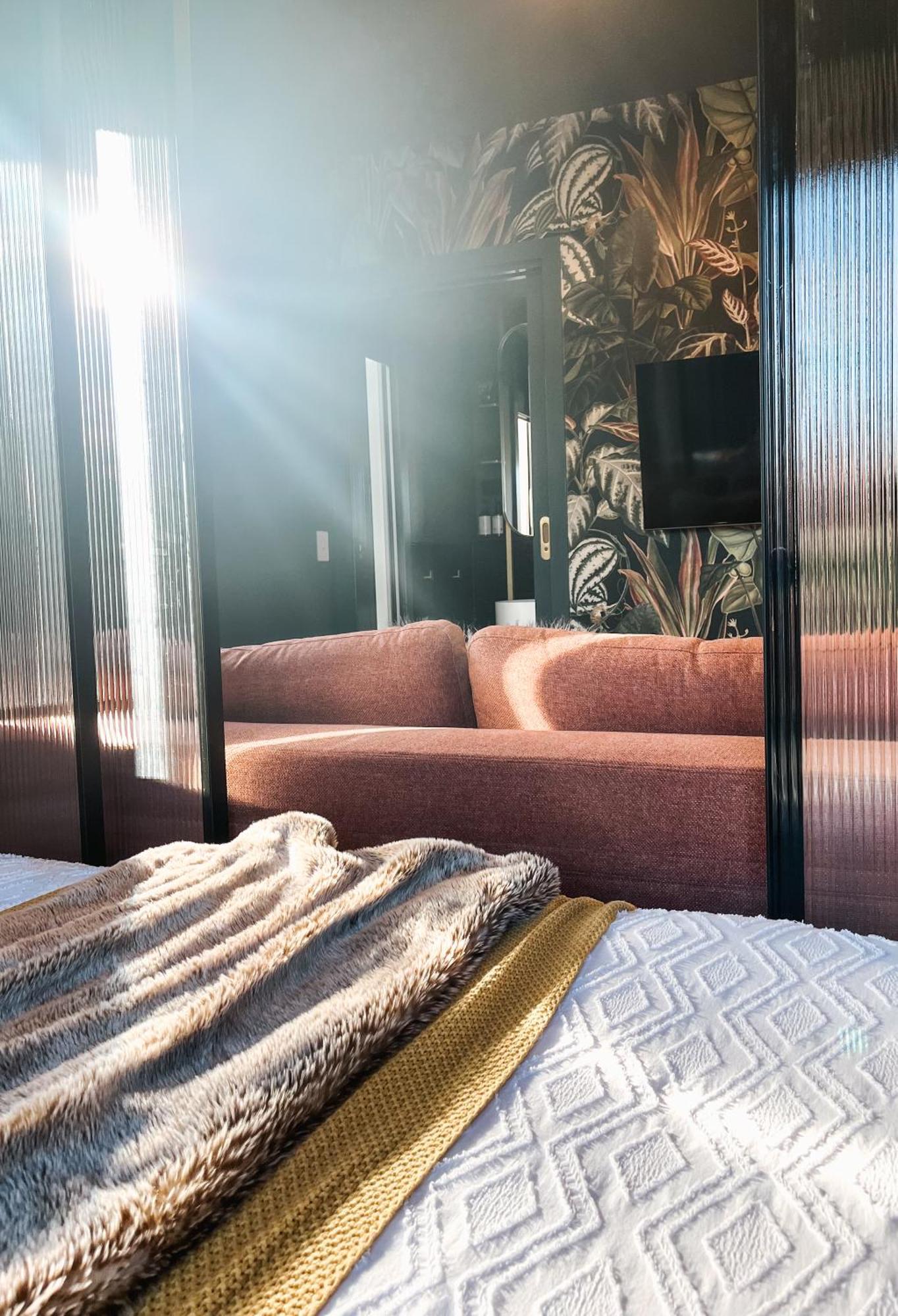 Apartment Braddon - Themed Micro In Canberra's Trendiest Neighborhood *
